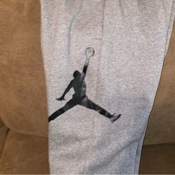Men’s Authenic Air Jordan Joggers size Large!! - Picture 3 of 7